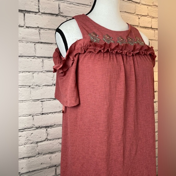 LC Lauren Conrad Embroidered Pink Cold Shoulder Boho Dress size XS oversized - Picture 4 of 10